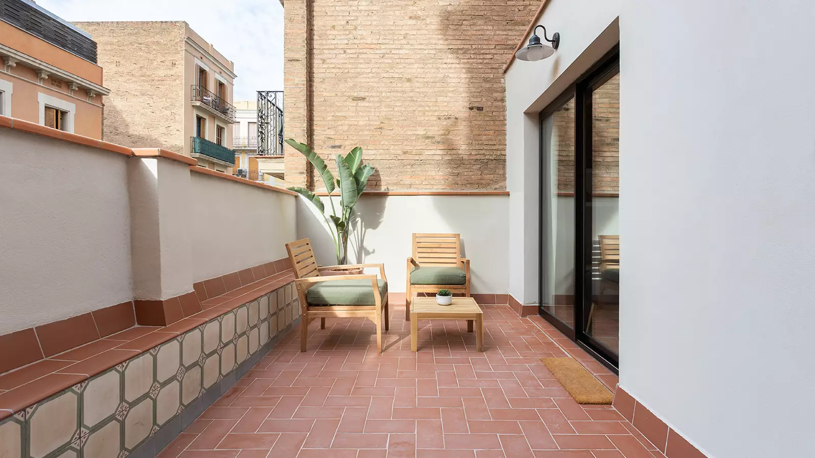 Furnished 1-bedroom flat in Sants-Montjuïc · 4