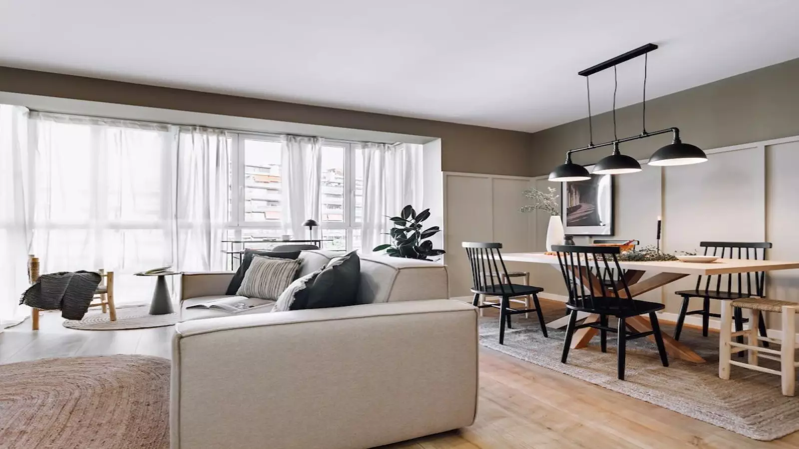 Furnished 2-bedroom flat in Eixample, 75 m² · 3