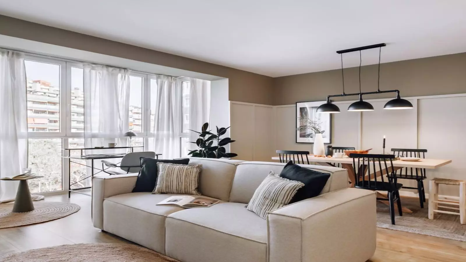 Furnished 2-bedroom flat in Eixample, 75 m² · 4