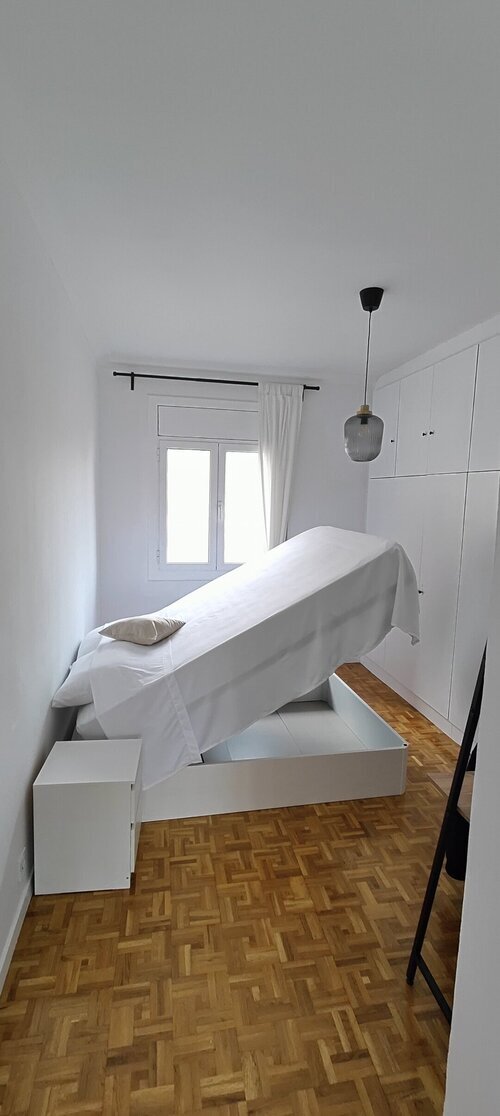 Room in a 4-person shared flat in Sant Martí · 3