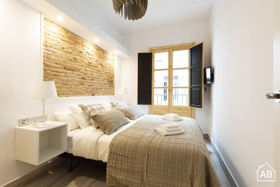 Piso de 4 dormitorios amueblado en Eixample, 54 m² · 2