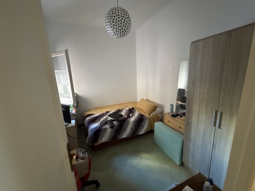 Room in a 4-person shared flat in Eixample · 2