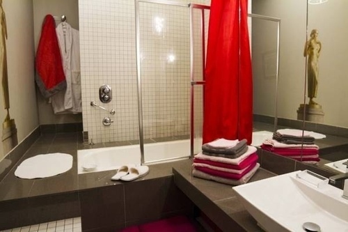 Room in a shared flat in Ciutat Vella · 4