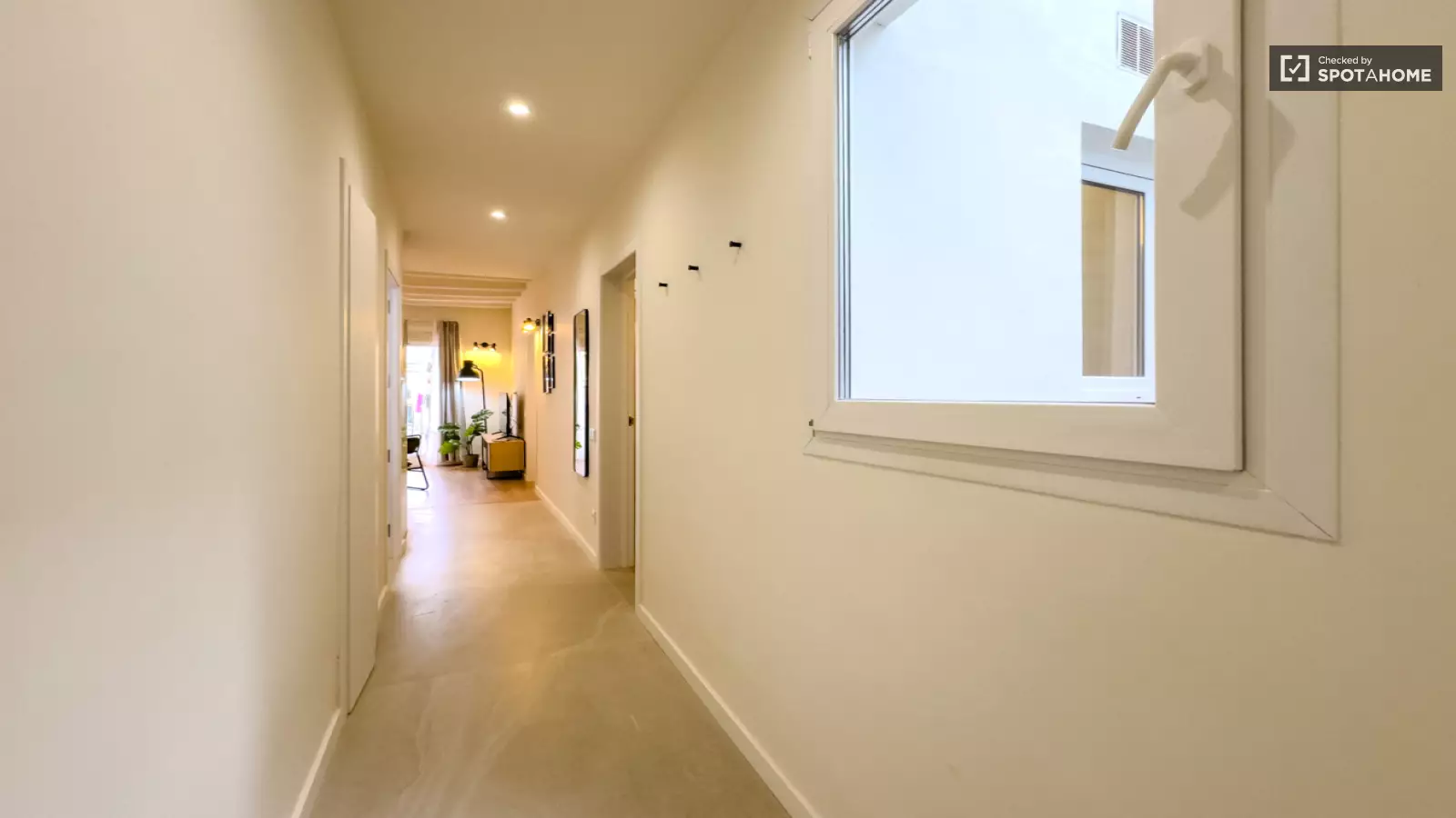 Furnished 2-bedroom flat in Eixample, 54 m² · 2