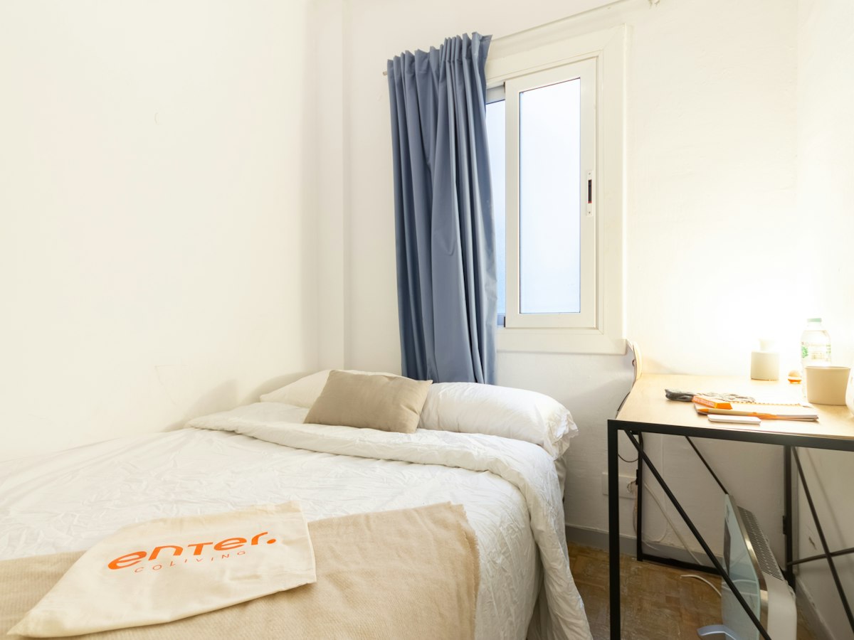 Habitación amueblada en piso compartido de 5 personas en Horta-Guinardó · 3