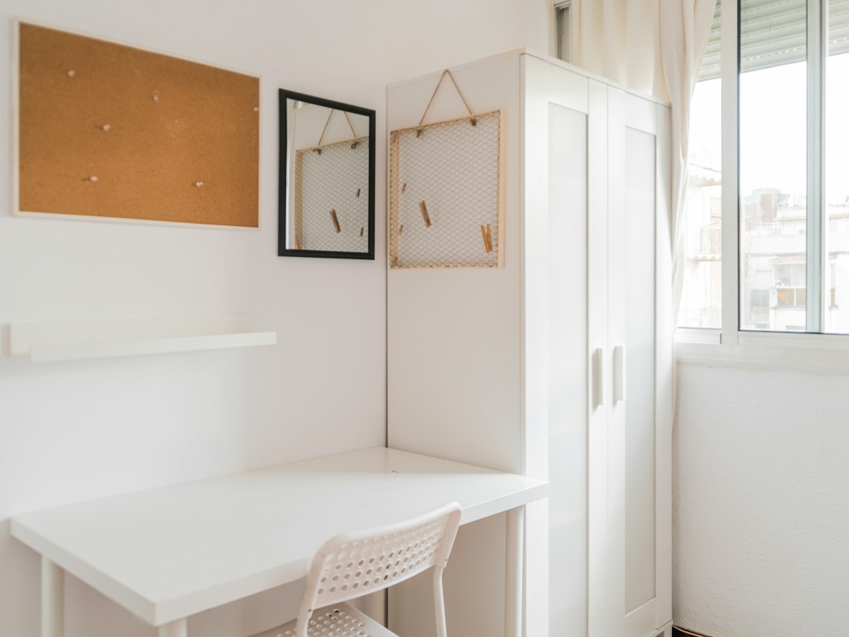 Habitación amueblada en piso compartido de 6 personas en Gràcia · 3