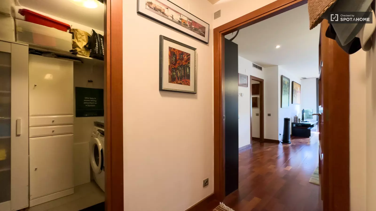 Furnished room in a shared flat in Sant Martí · 4