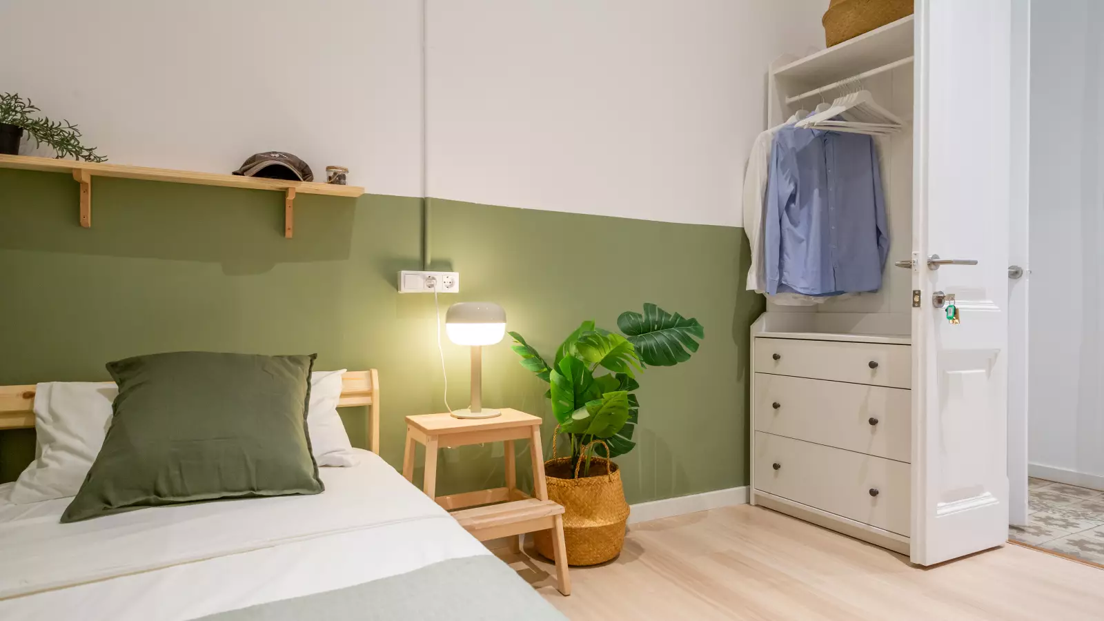 Habitación amueblada en piso compartido en Ciutat Vella · 2