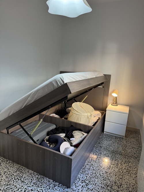 Room in a 5-person shared flat in Gràcia · 3