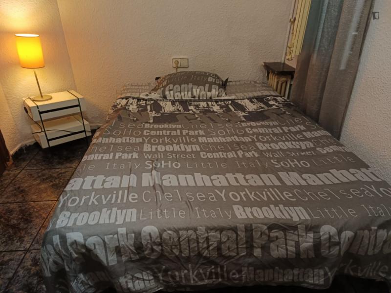 Furnished room in a 4-person shared flat in Sants-Montjuïc · 2