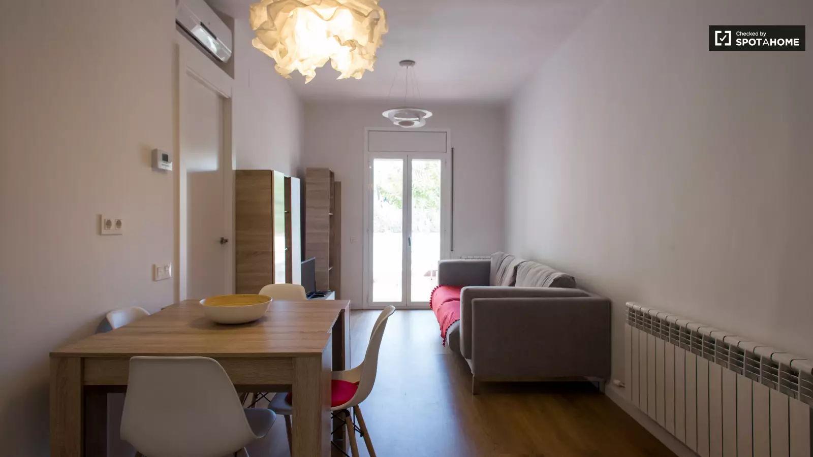 Furnished 2-bedroom flat in Esplugues, 58 m² · 2
