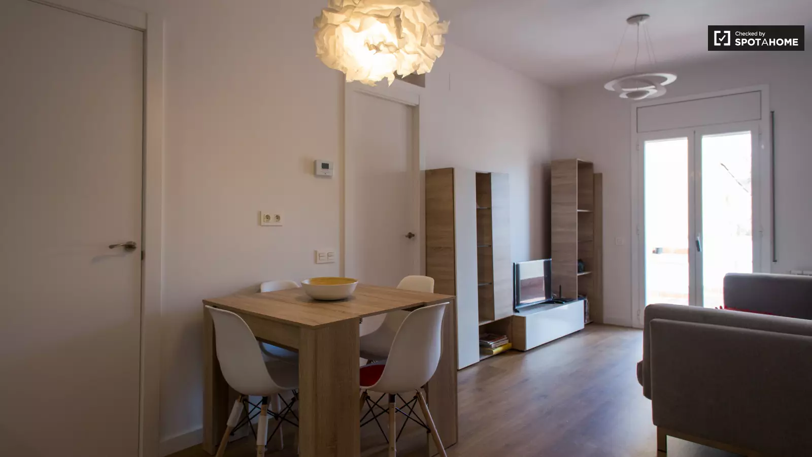 Furnished 2-bedroom flat in Esplugues, 58 m² · 4
