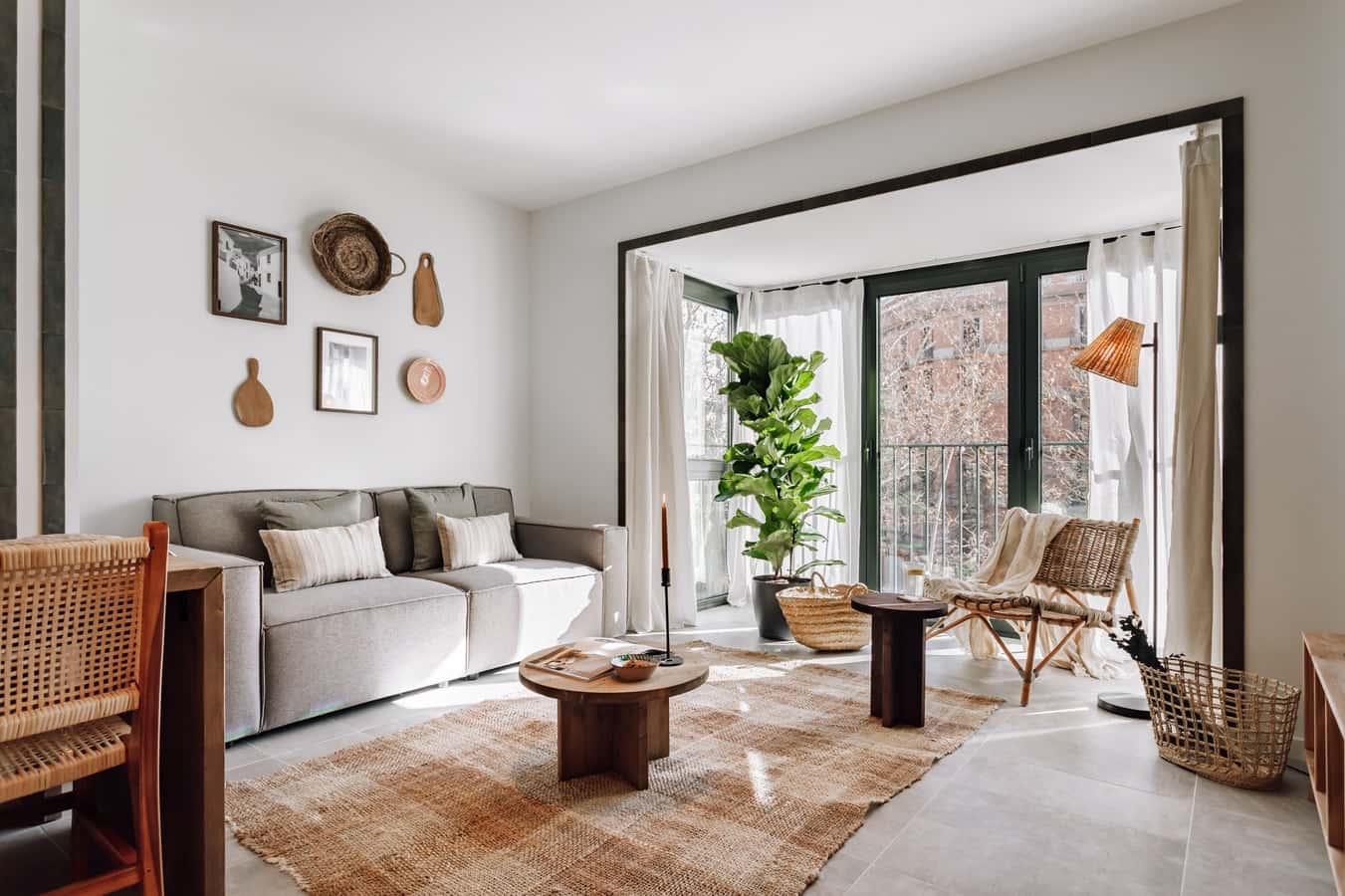 Furnished 2-bedroom flat in Eixample, 69 m² · 2
