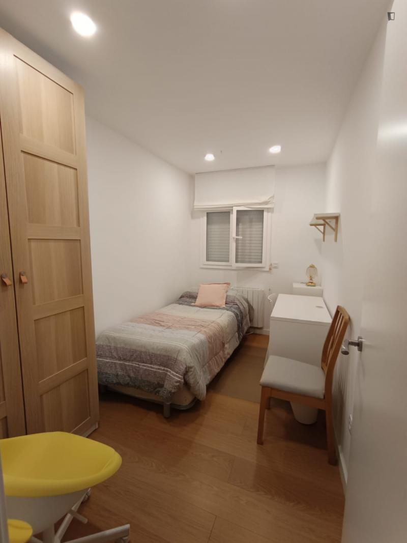 Habitación amueblada en piso compartido de 3 personas en Sants-Montjuïc · 2