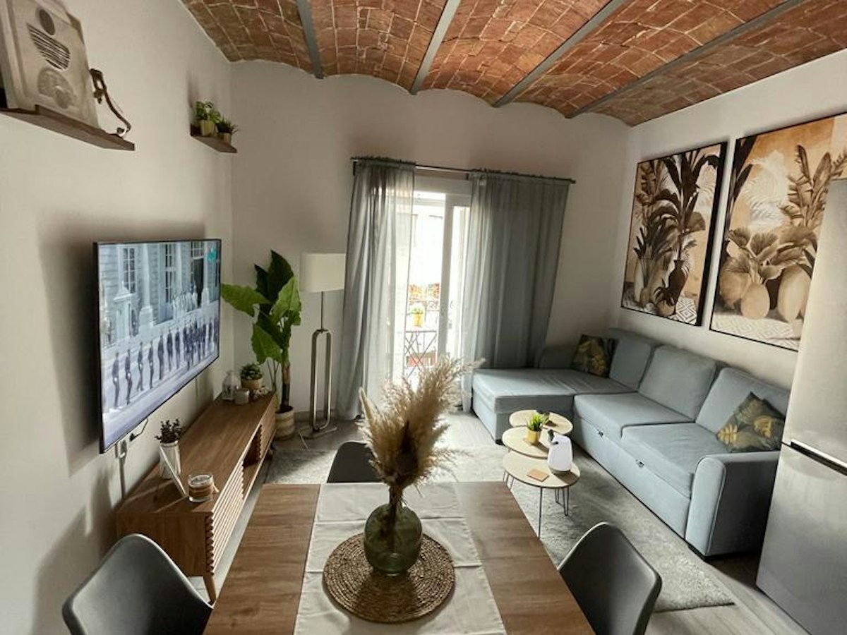 Furnished room in a 3-person shared flat in Gràcia · 4
