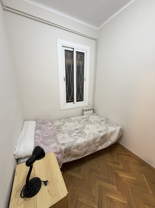 Habitación en piso compartido de 4 personas en Les Corts · 2