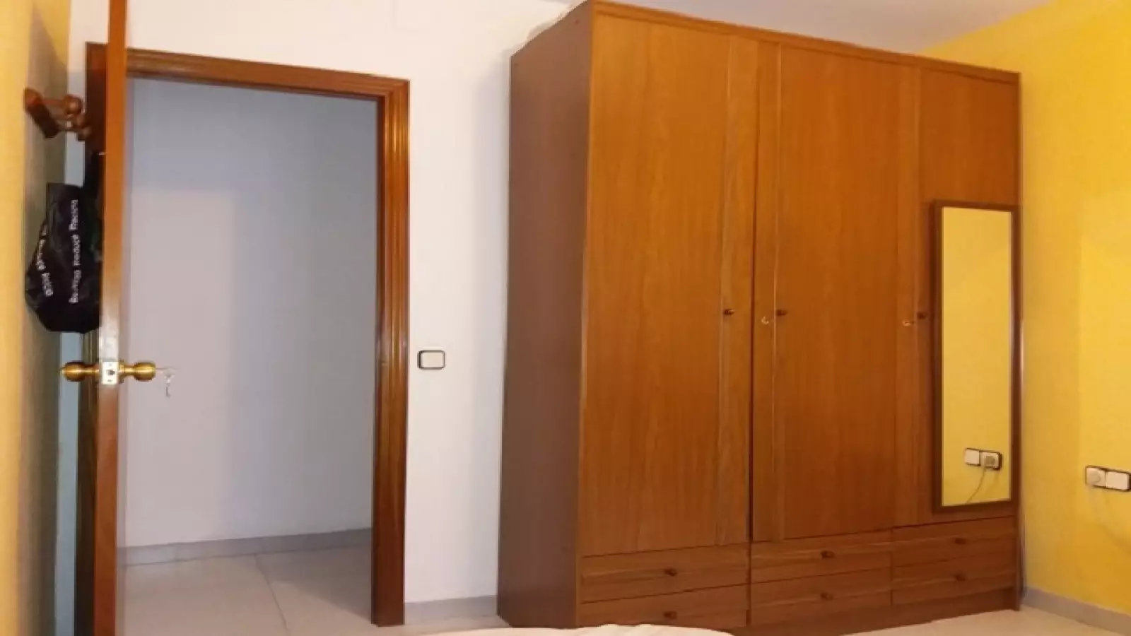 Habitación amueblada en piso compartido de 4 personas en Horta-Guinardó · 3
