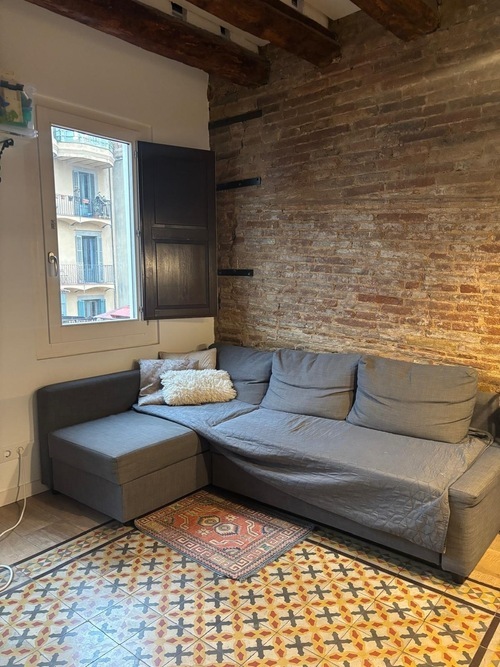 Room in a 2-person shared flat in Barcelona · 3