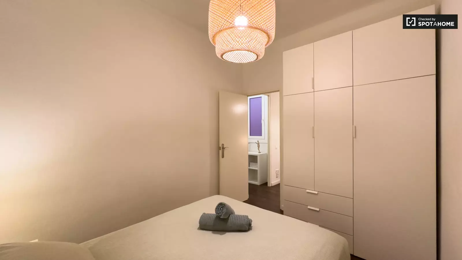 Piso de 2 dormitorios amueblado en Gràcia, 50 m² · 3