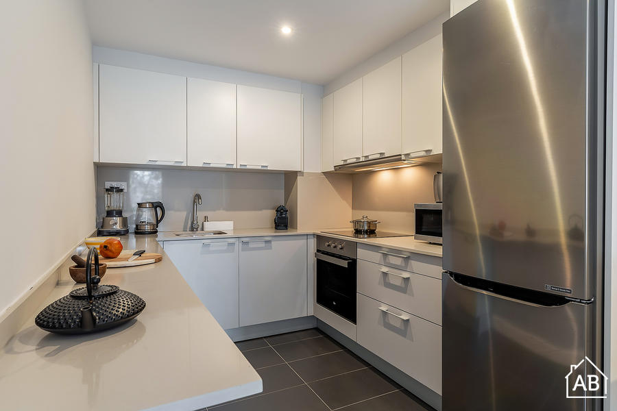 Furnished 4-bedroom flat in Eixample, 66 m² · 4