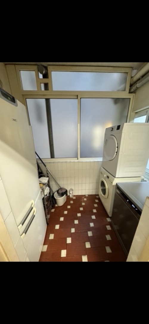 Room in a 3-person shared flat in Eixample · 2