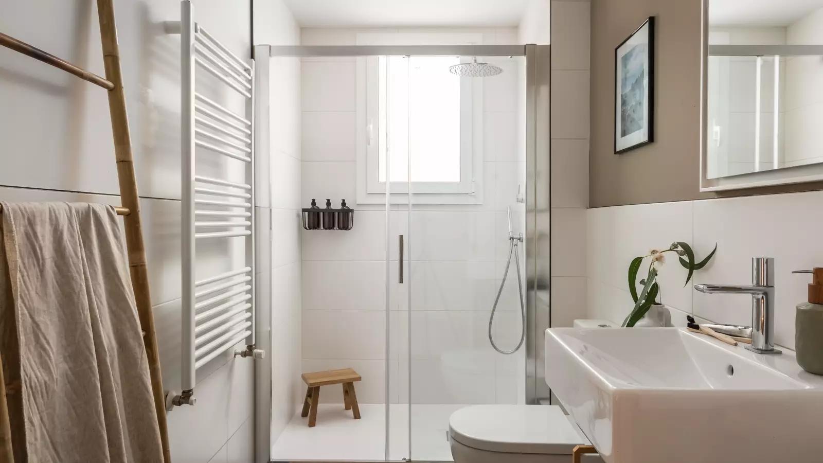 Furnished 2-bedroom flat in Eixample, 70 m² · 2