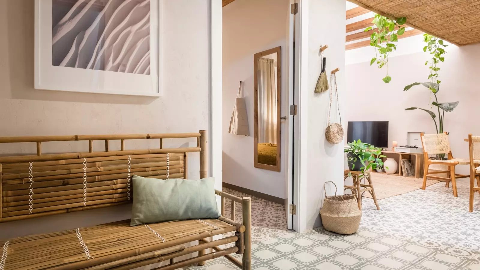 Furnished 2-bedroom flat in Eixample, 70 m² · 4