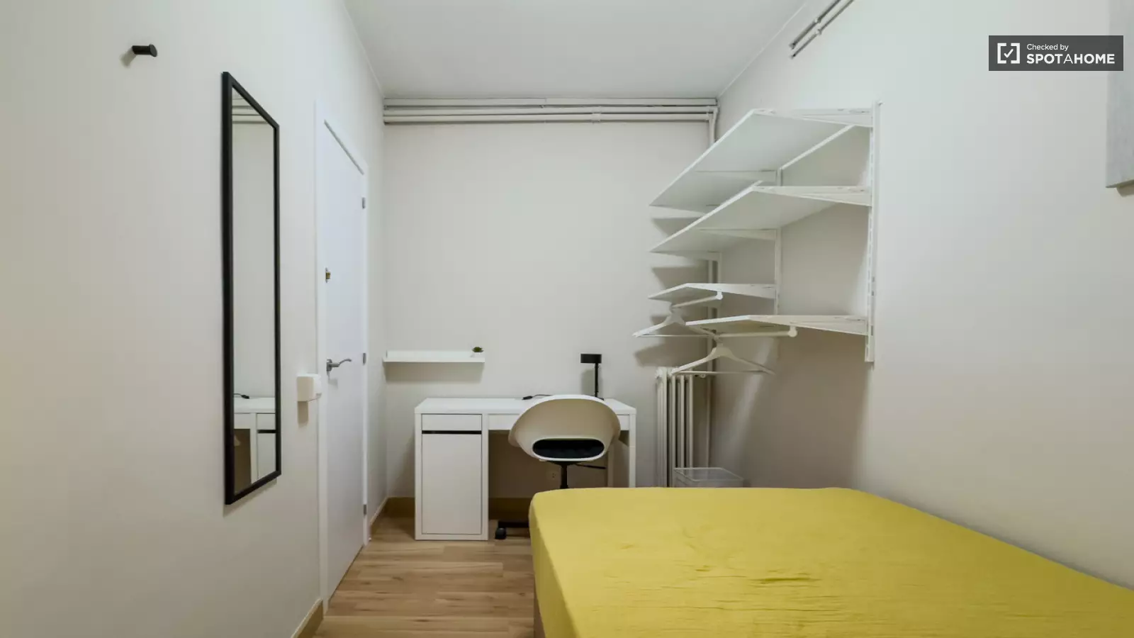 Habitación amueblada en piso compartido en Sarrià–Sant Gervasi · 2