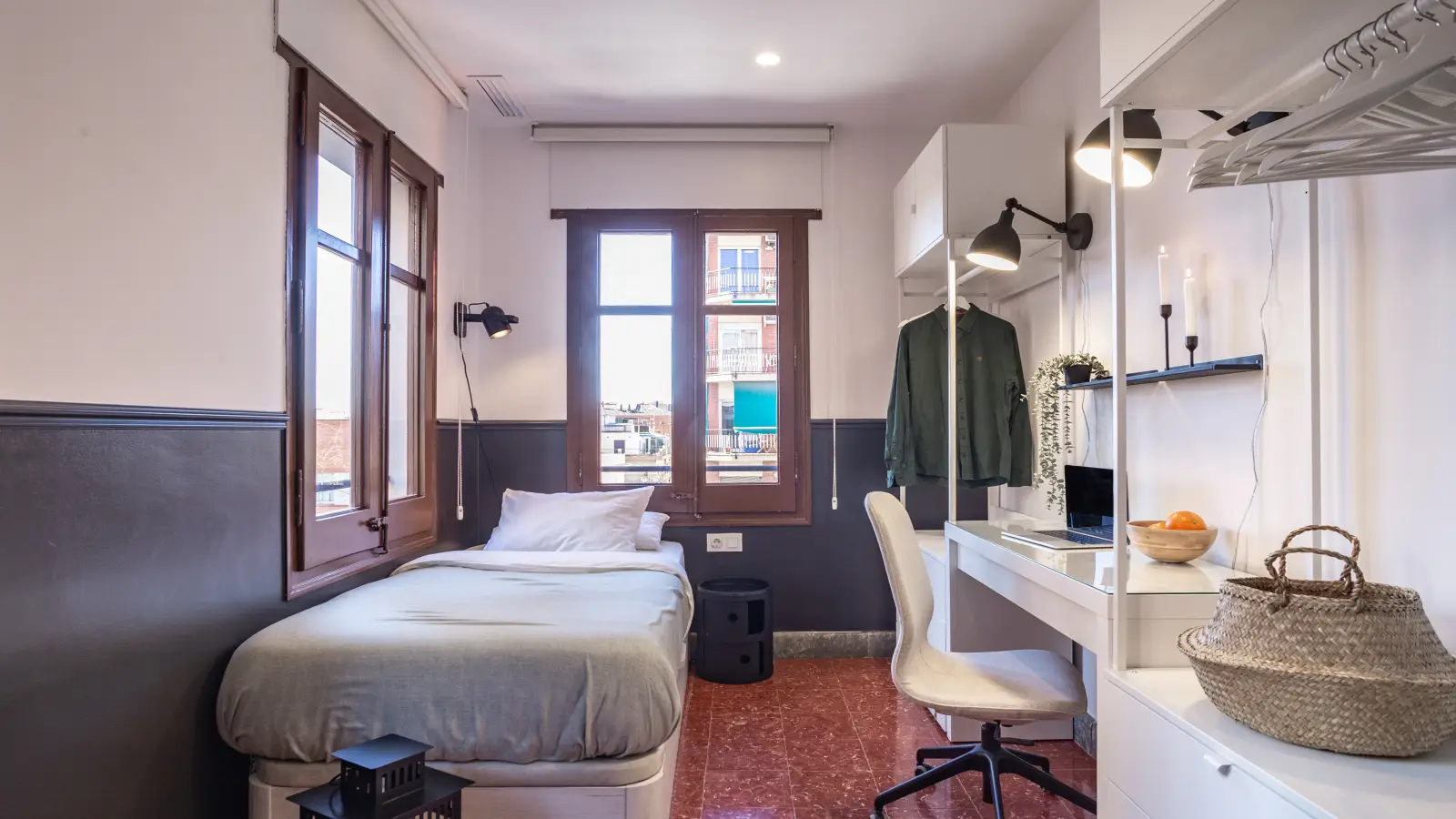 Habitación amueblada en piso compartido de 15 personas en Gràcia · 4