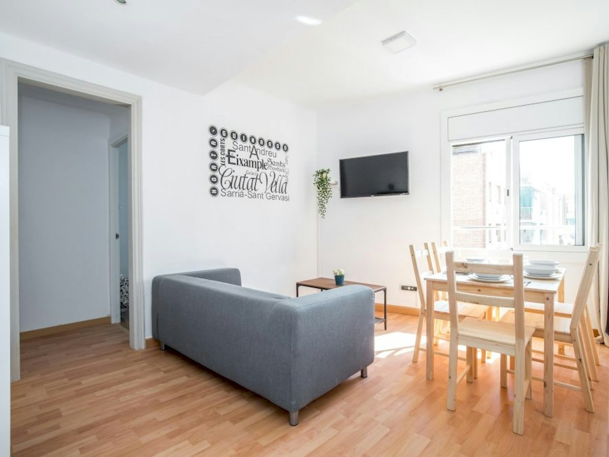 Furnished room in a 6-person shared flat in Sant Martí · 3