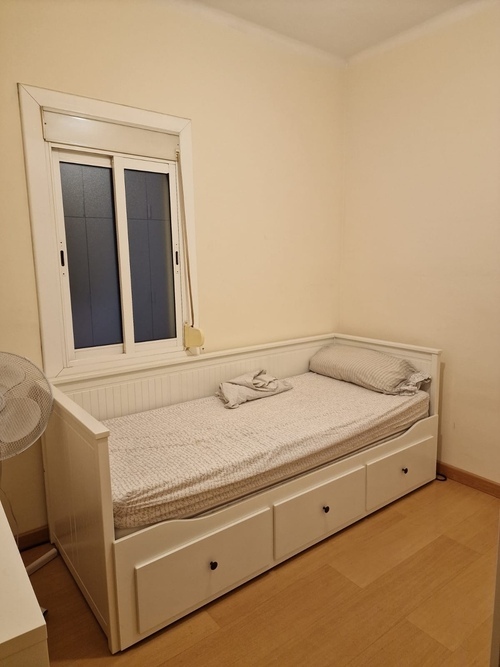 Room in a 2-person shared flat in Sant Martí · 2