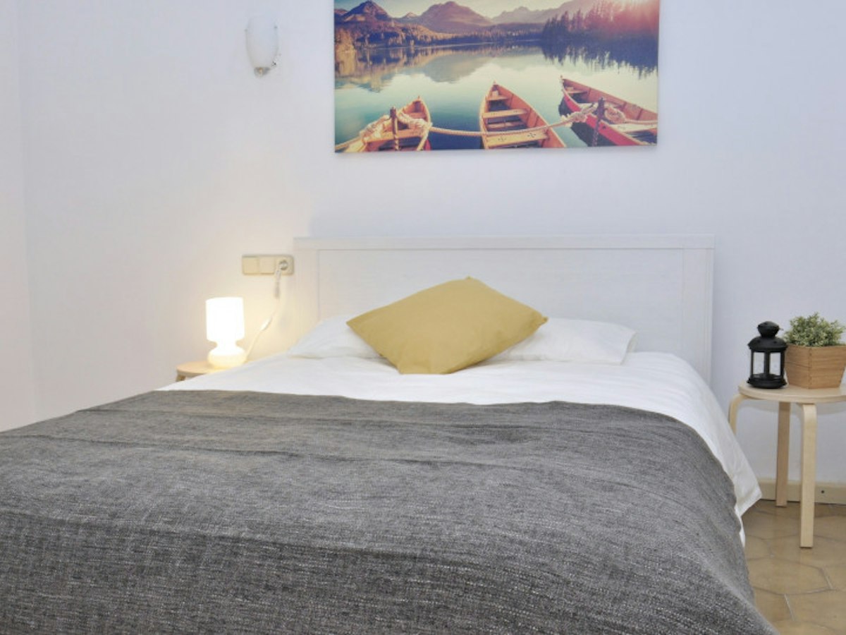 Furnished room in a 9-person shared flat in Gràcia · 2