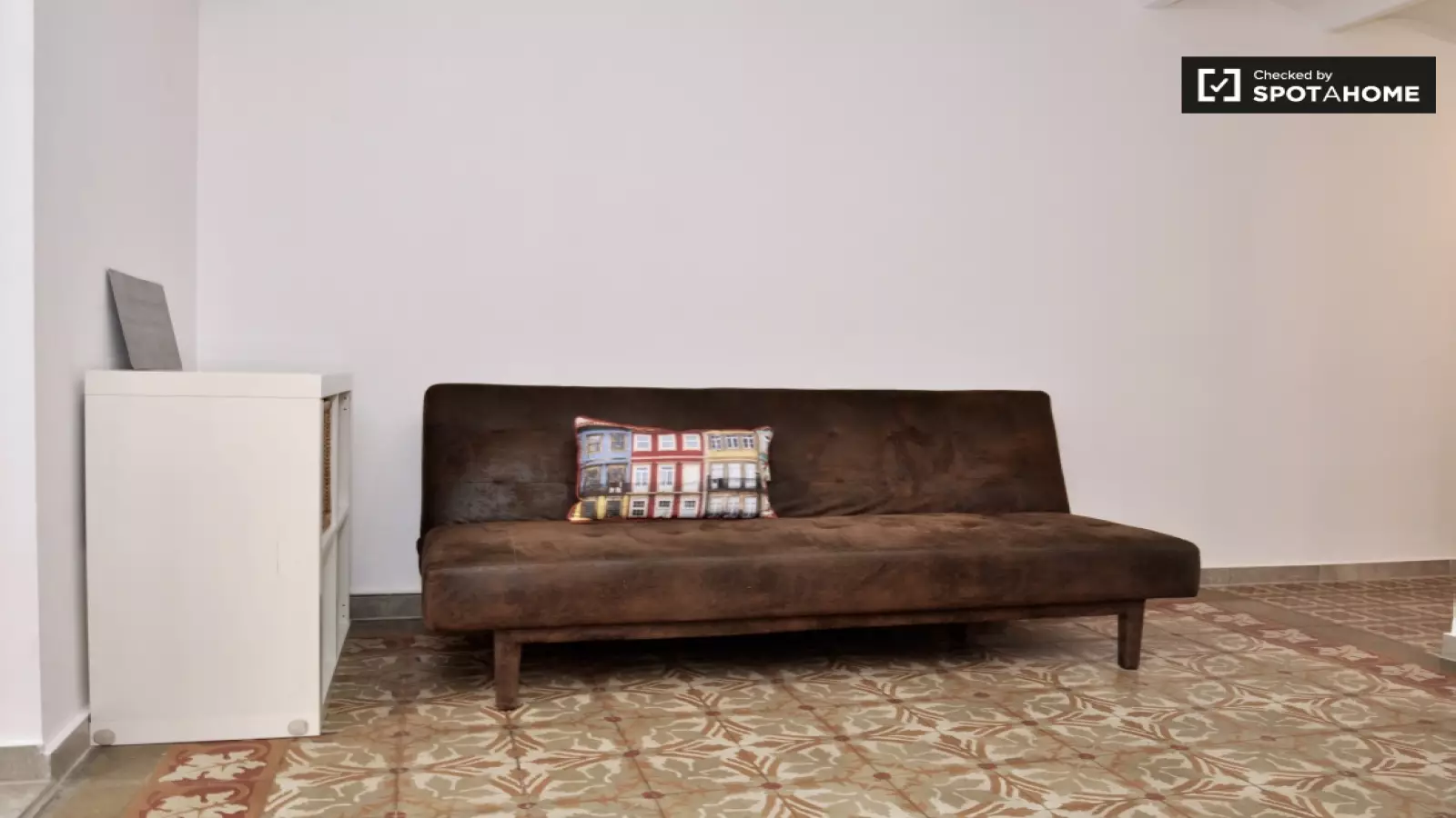 Furnished 3-bedroom flat in Eixample, 60 m² · 2