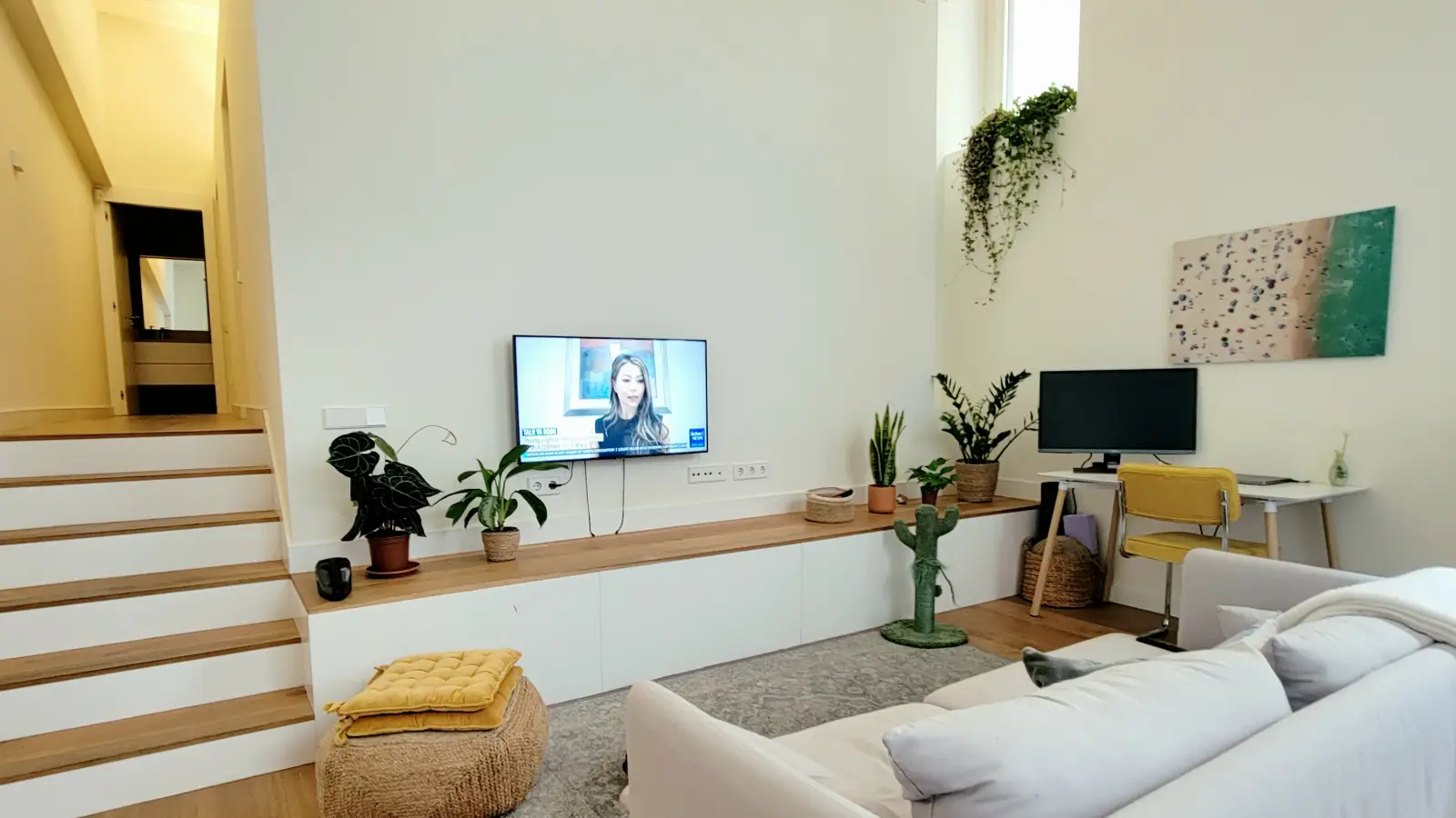 Furnished room in a 2-person shared flat in Ciutat Vella · 3