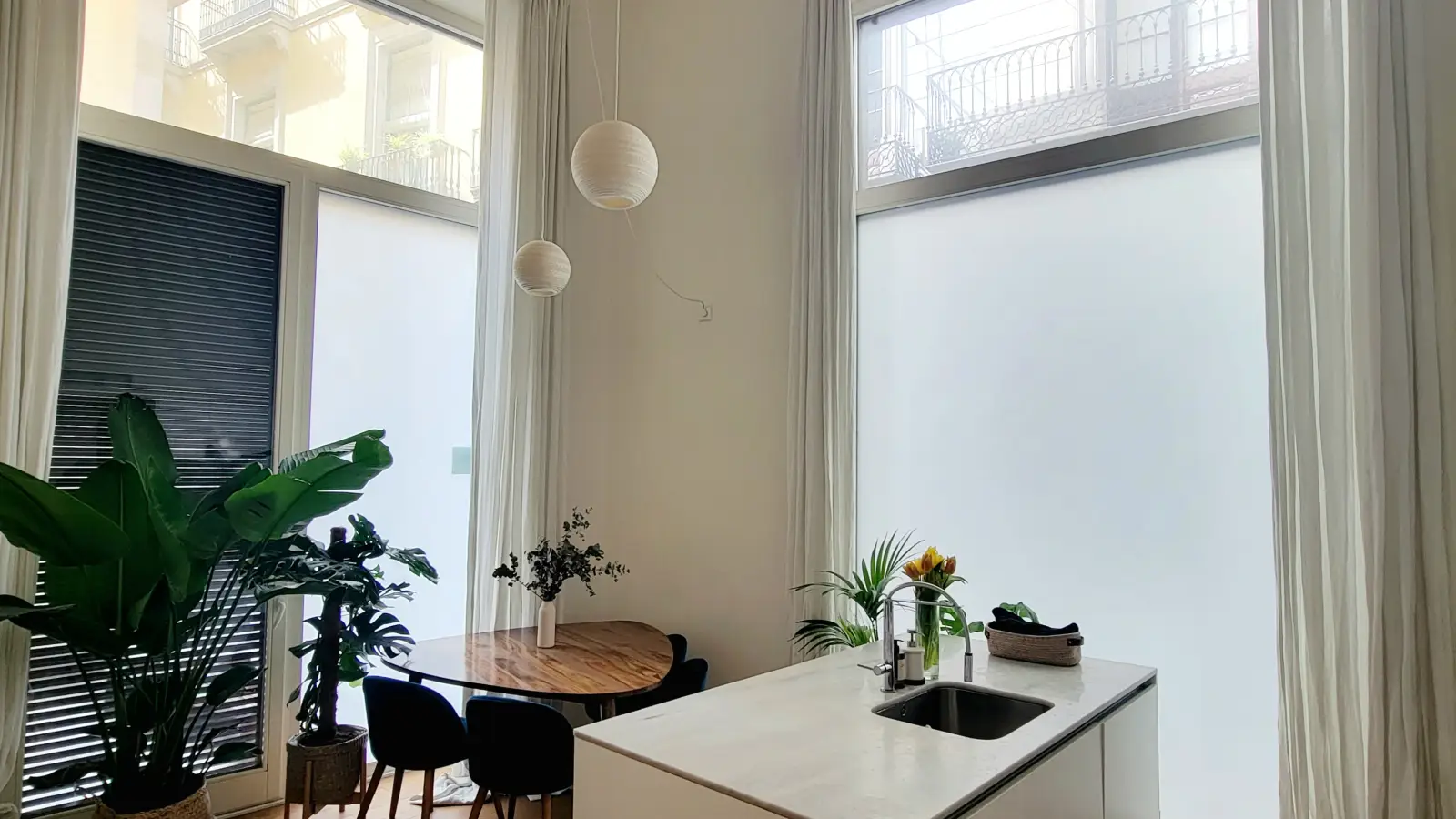 Furnished room in a 2-person shared flat in Ciutat Vella · 4