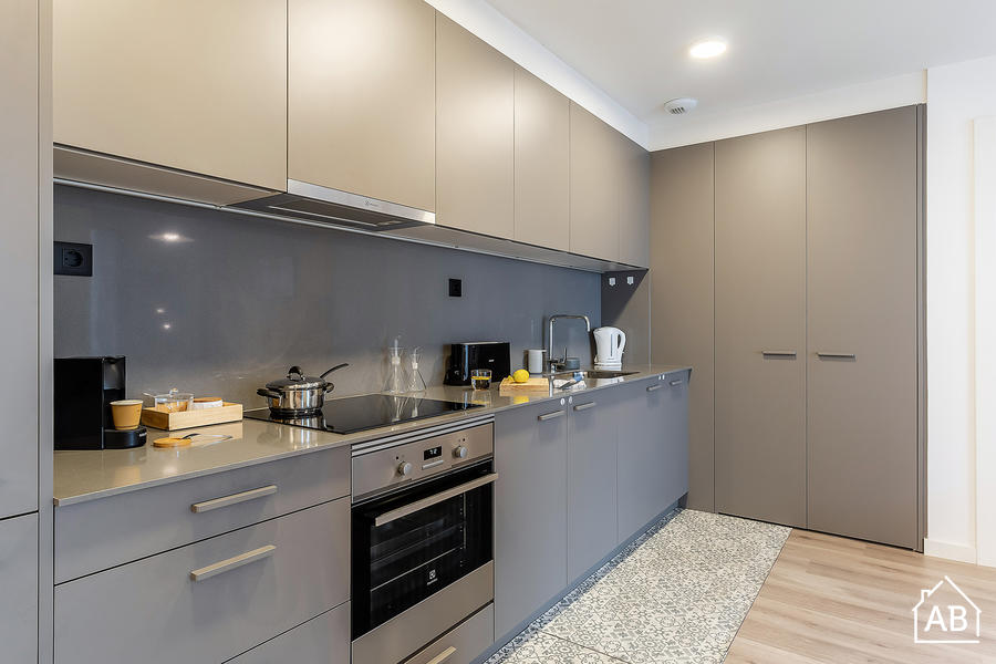Furnished 4-bedroom flat in Sants-Montjuïc, 83 m² · 4