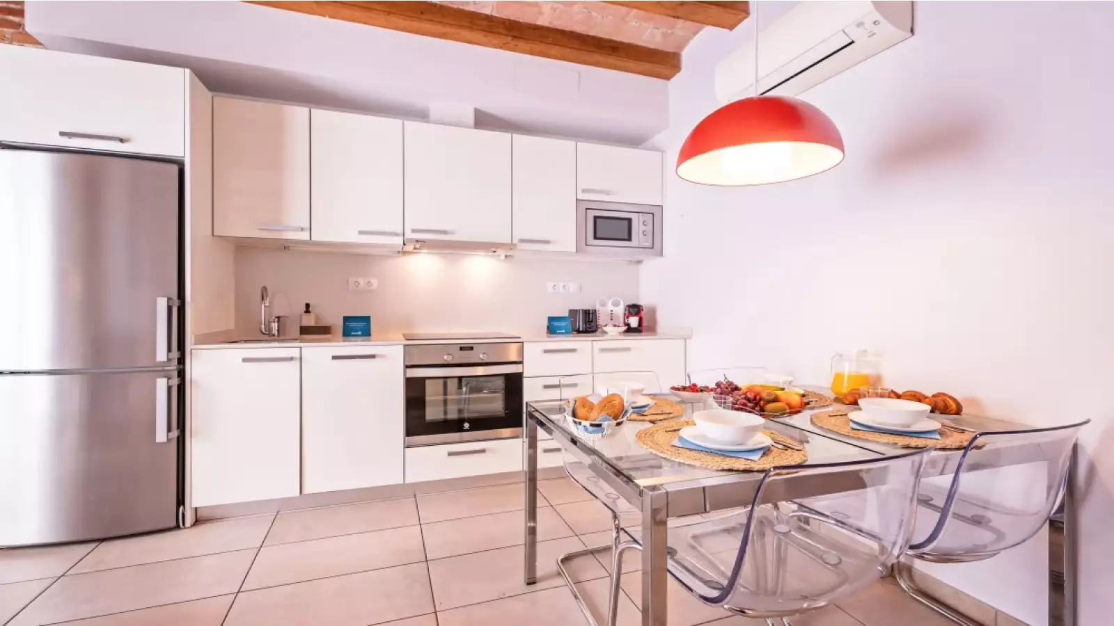 Furnished 2-bedroom flat in Eixample, 65 m² · 3