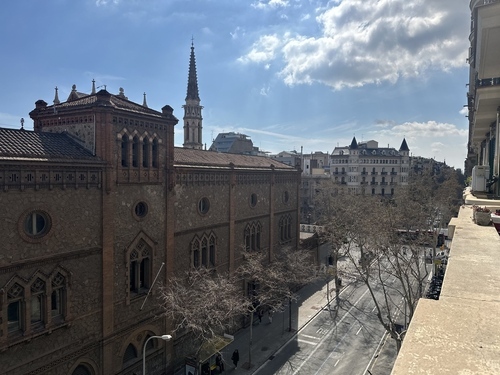 Habitación en piso compartido de 3 personas en Eixample · 4