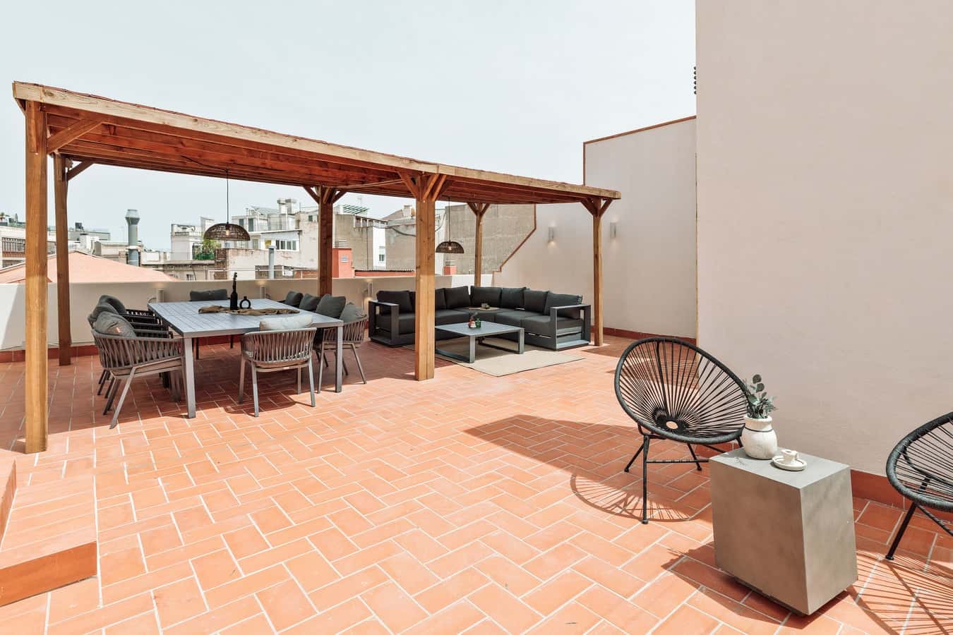 Piso de 2 dormitorios amueblado en Barcelona, 74 m²