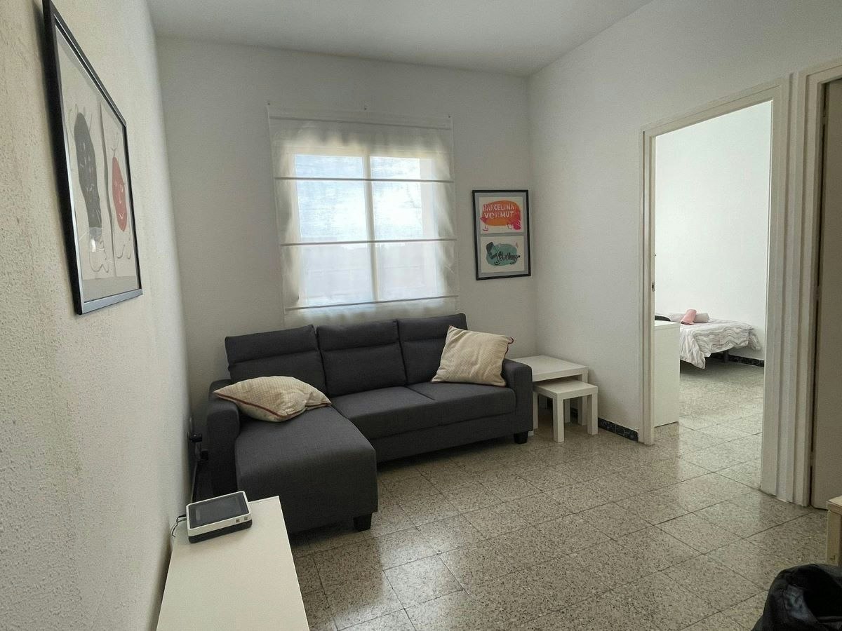 Habitación amueblada en piso compartido de 3 personas en Les Corts · 4