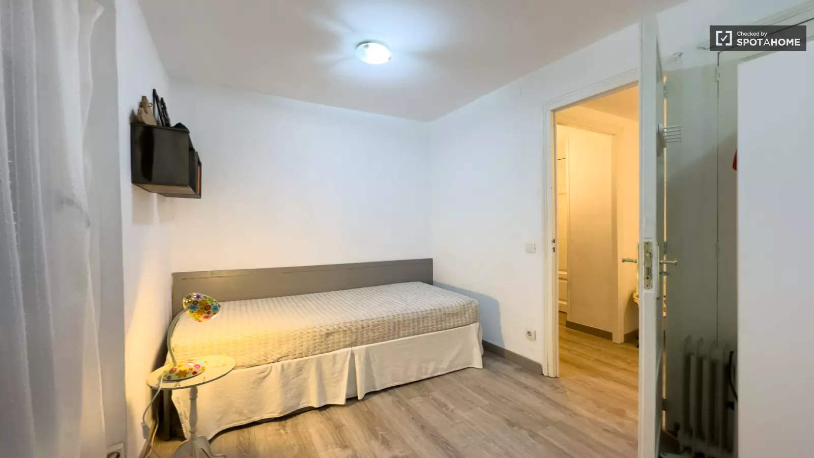 Habitación amueblada en piso compartido de 2 personas en Sarrià–Sant Gervasi · 2