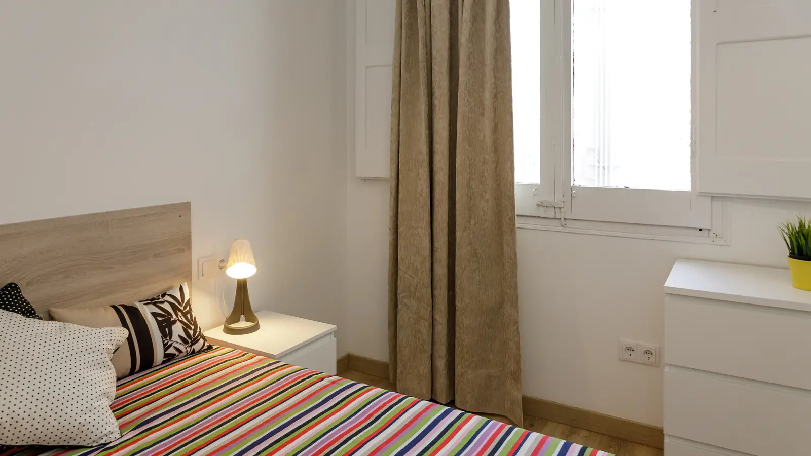 Habitación amueblada en piso compartido en L'Hospitalet · 3