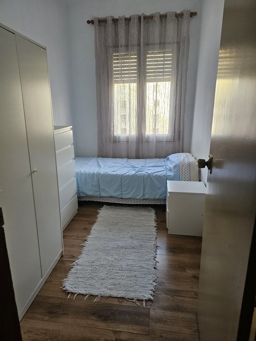 Room in a 3-person shared flat in Eixample · 2
