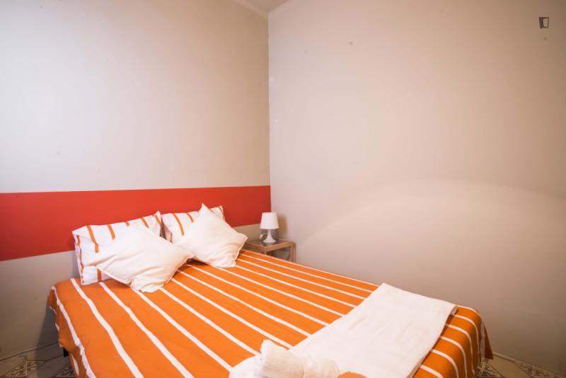 Habitación amueblada en piso compartido de 8 personas en Sarrià–Sant Gervasi · 3