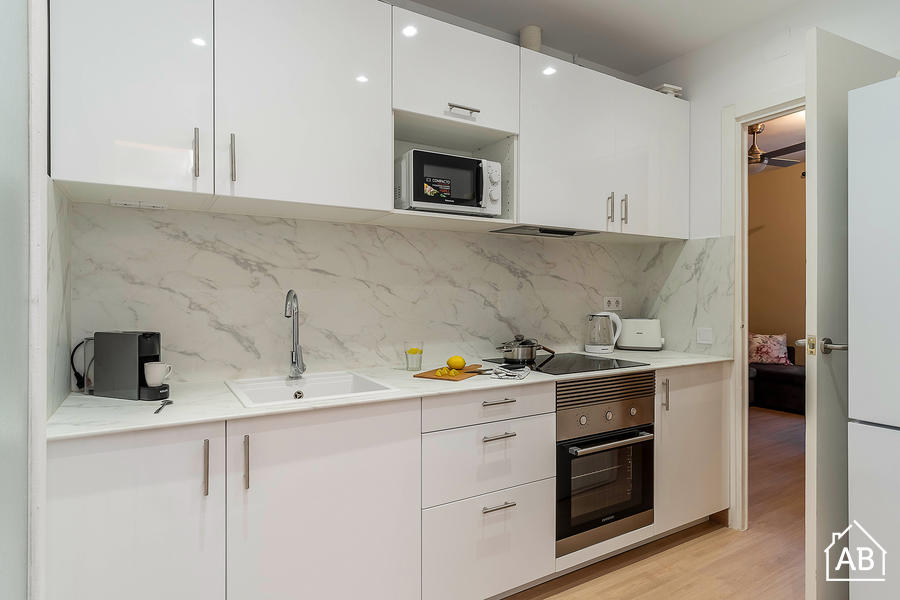 Furnished 4-bedroom flat in Les Corts, 55 m² · 3