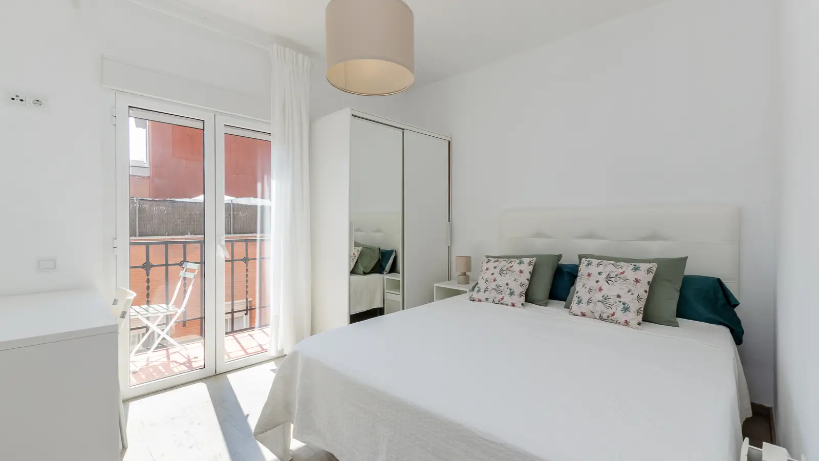Furnished room in a shared flat in L'Hospitalet · 2