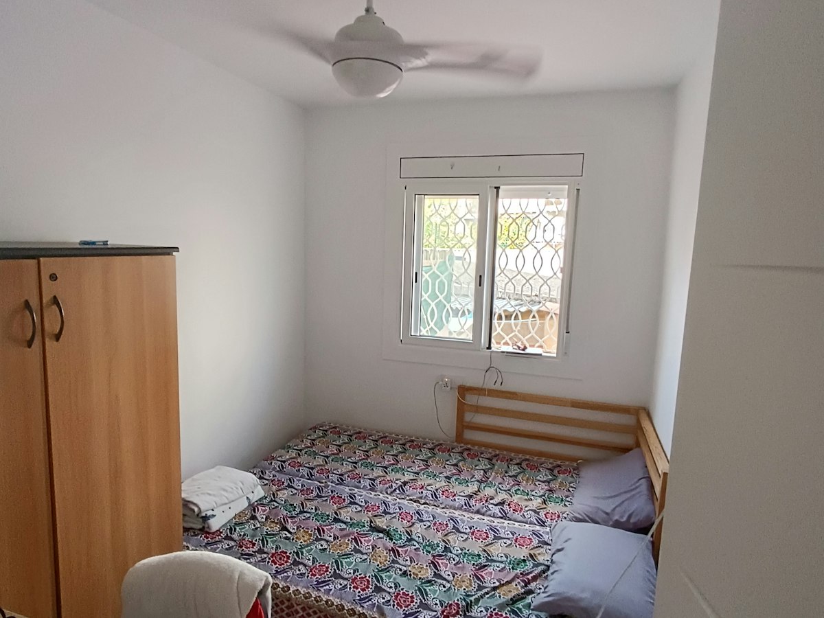 Furnished room in a 5-person shared flat in L'Hospitalet · 2