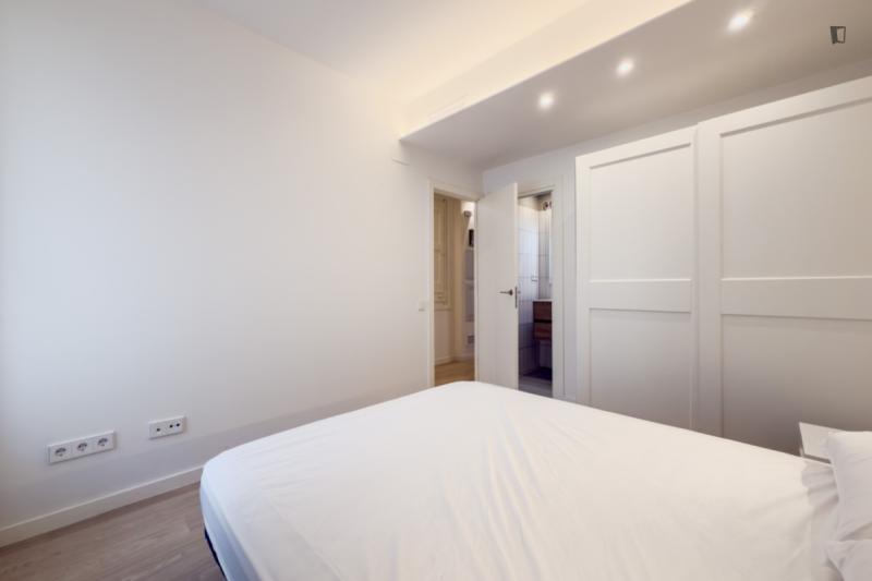 Furnished 2-bedroom flat in Sants-Montjuïc · 2