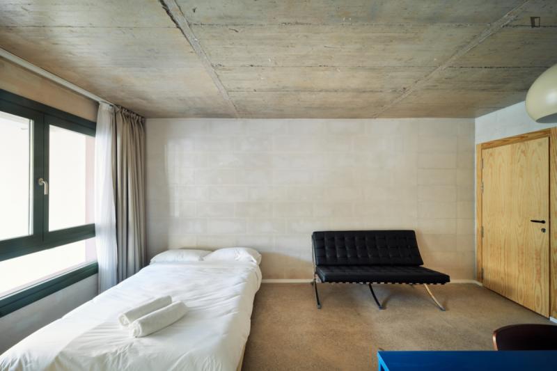 Furnished studio in Sants-Montjuïc · 4