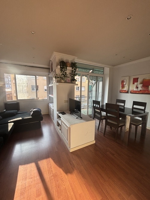 Room in a 2-person shared flat in Eixample · 3